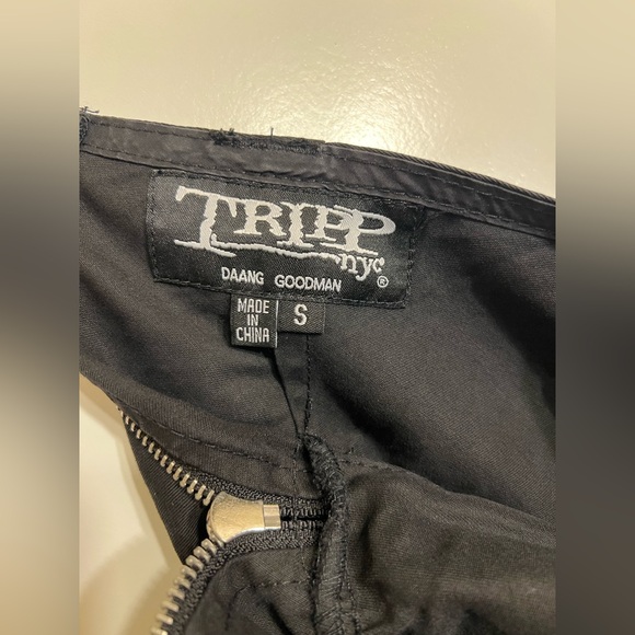 Vintage Y2K Tripp NYC Black Mini Skirt with Silver Hardware Detail - Picture 14 of 14